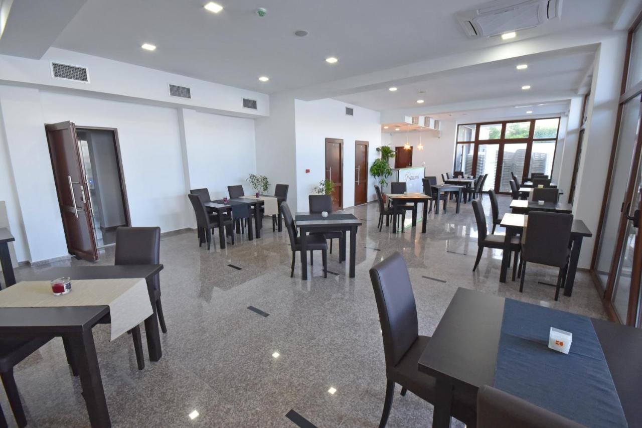 הרצג-נובי Hotel Vienna מראה חיצוני תמונה
