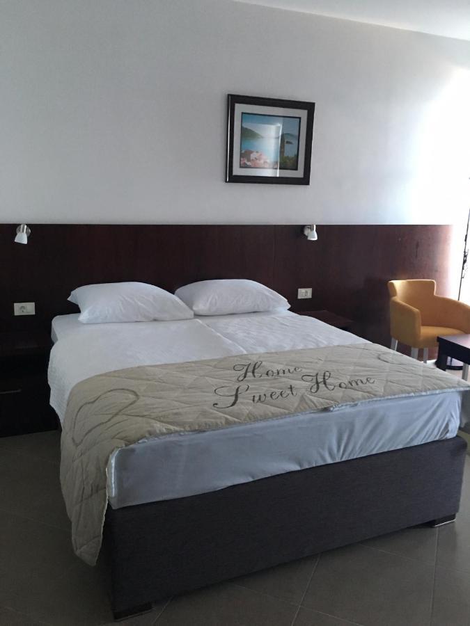 הרצג-נובי Hotel Vienna מראה חיצוני תמונה