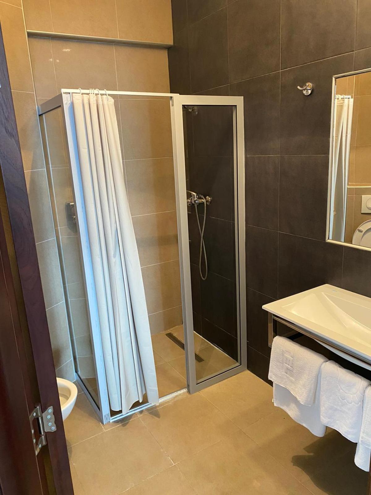 הרצג-נובי Hotel Vienna מראה חיצוני תמונה