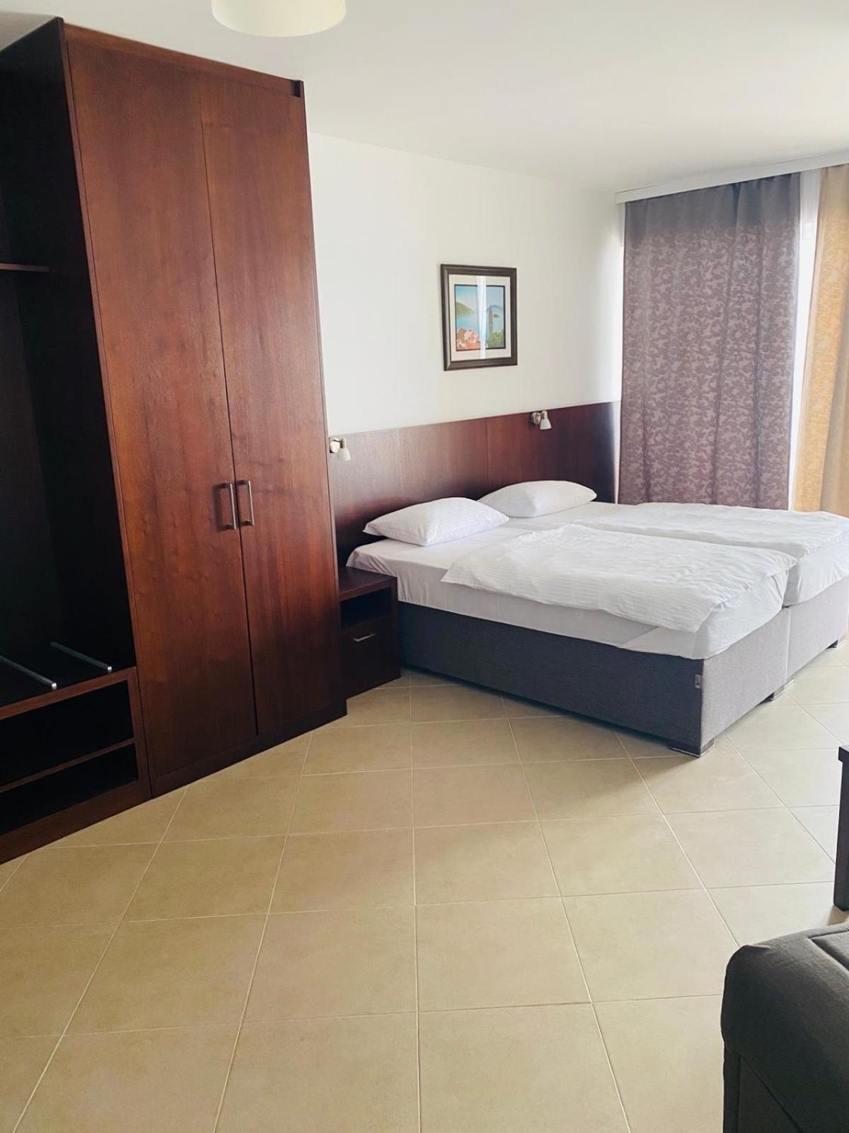 הרצג-נובי Hotel Vienna מראה חיצוני תמונה