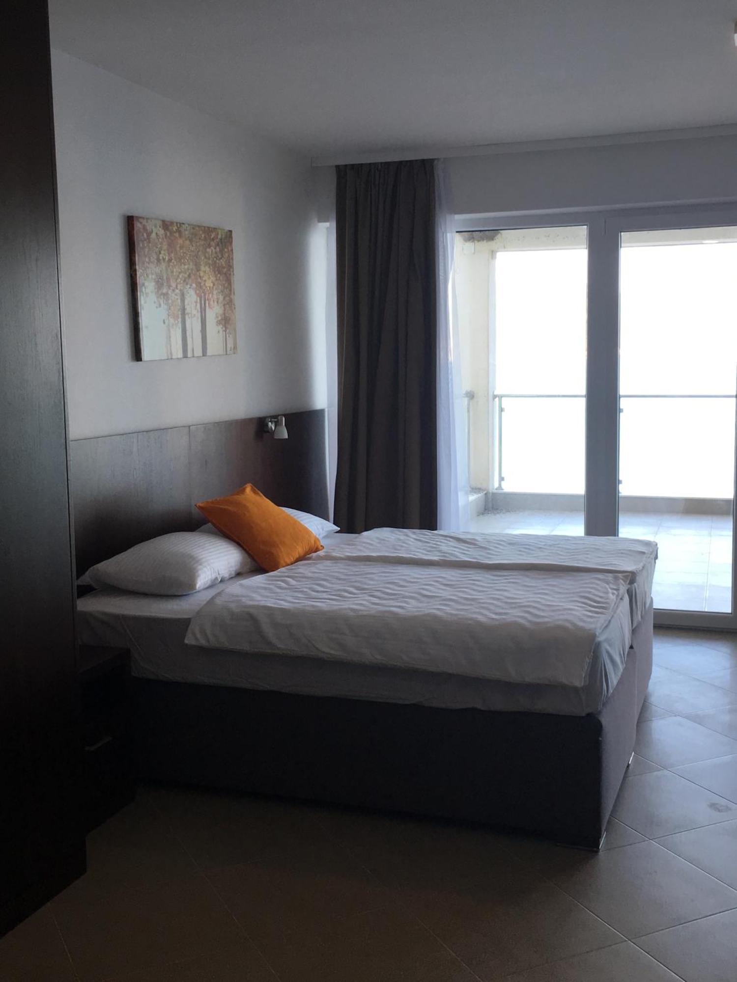 הרצג-נובי Hotel Vienna מראה חיצוני תמונה